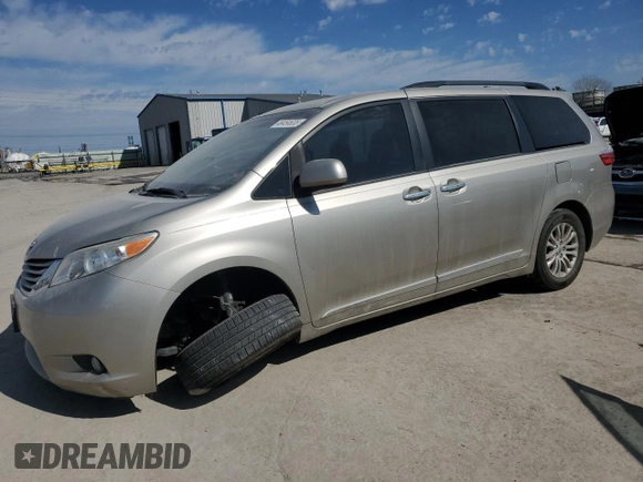 2015 Toyota Sienna XLE с VIN 5TDYK3DC3FS623413, выставлен на аукционе Copart как лот 46454635 с пробегом 117 568 миль миль и Списание • Salvage title. История ставок и продаж доступна на DreamBid. Изображение 1.