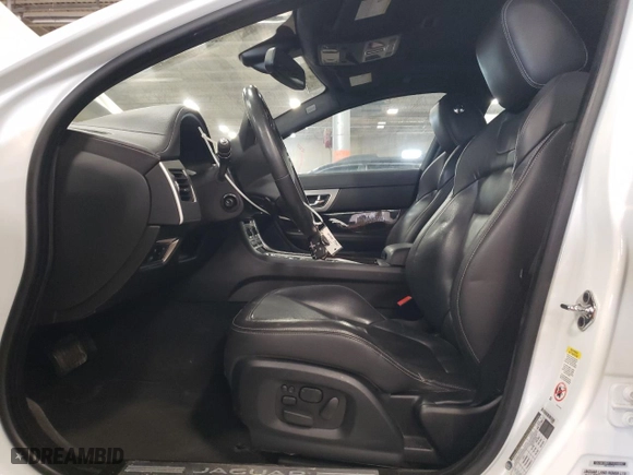 2015 Jaguar XF V6 Portfolio with VIN SAJWJ0FF7F8U69097, listed as a Copart auction lot 52385175 with 105,103 mi miles and Clean Title. Bid and sale history available at carsss.com. Image 7.