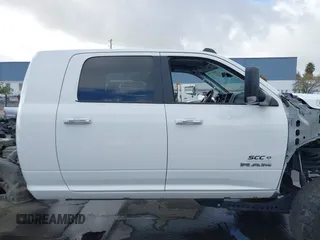 2019 Ram 2500 Lone Star z VIN 3C6UR5MLXKG623625, wystawiony jako IAAI lot #41082618 z przebiegiem 81 521 mil mil oraz . Historia ofert i sprzedaży dostępna na DreamBid. Obrazek 14.