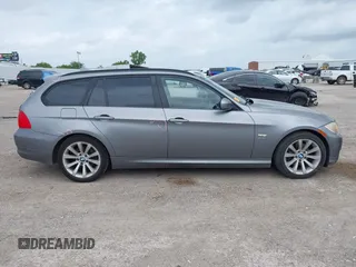 2011 BMW 3 Series 328i xDrive with VIN WBAUU3C55BA542381, listed as a IAAI auction lot 42434842 with 173,946 mi miles and . Bid and sale history available at DreamBid. Image 13.