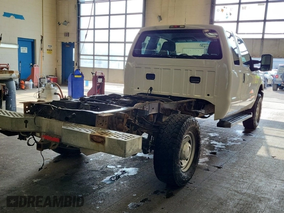 2015 Ford F-350 z VIN 1FD7X3B63FED45155, wystawiony jako IAAI lot #42381547 z przebiegiem 96 123 mil mil oraz . Historia ofert i sprzedaży dostępna na DreamBid. Obrazek 14.