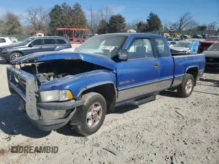 1996 Dodge 1500 z VIN 3B7HC13Z1TG131478, wystawiony jako Copart lot #46857135 z przebiegiem 57 047 mil mil oraz Szkoda całkowita • Salvage title. Historia ofert i sprzedaży dostępna na DreamBid. Obrazek 1.