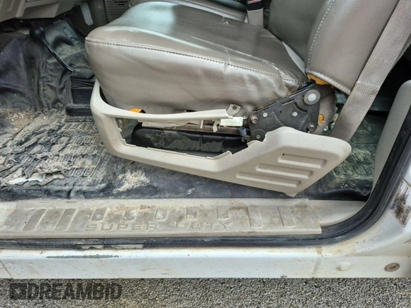 2008 Ford F-250 XL with VIN 1FTSW21558EB52531, listed as a IAAI auction lot 42832759 with 120,443 mi miles and . Bid and sale history available at DreamBid. Image 16.