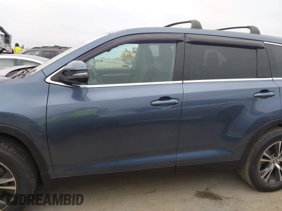 2019 Toyota Highlander LE z VIN 5TDZARFH2KS051554, wystawiony jako IAAI lot #42185481 z przebiegiem 206 754 mil mil oraz . Historia ofert i sprzedaży dostępna na DreamBid. Obrazek 14.