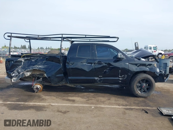 2010 Toyota Tundra z VIN 5TFUW5F12AX134255, wystawiony jako IAAI lot #42039814 z przebiegiem 145 917 mil mil oraz . Historia ofert i sprzedaży dostępna na DreamBid. Obrazek 14.