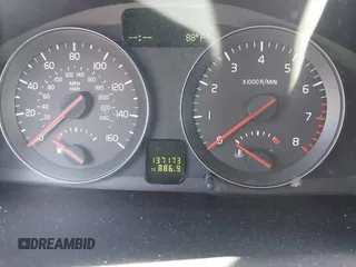 2010 Volvo V50 with VIN YV1382MW3A2540085, listed as a IAAI auction lot 41831999 with 137,173 mi miles. Bid and sale history available at carsss.com. Image 7.