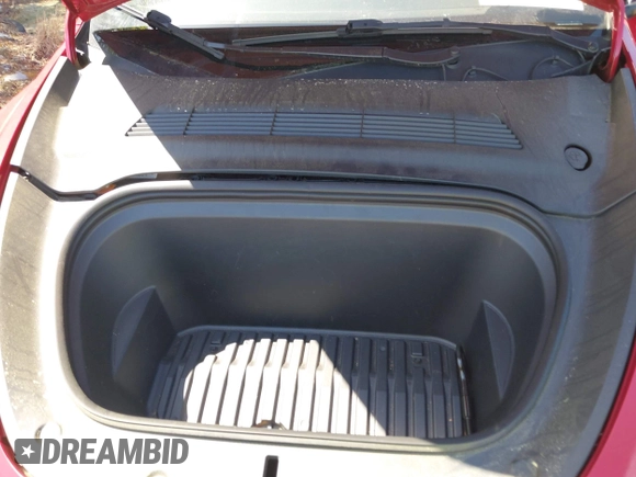 2022 Tesla Model Y Performance with VIN 7SAYGDEFXNF513951, listed as a IAAI auction lot 41986001 with 37,225 mi miles and . Bid and sale history available at DreamBid. Image 10.