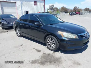 2011 Honda Accord EX z VIN 1HGCP2F78BA028720, wystawiony jako IAAI lot #42011235 z przebiegiem 161 342 mil mil oraz . Historia ofert i sprzedaży dostępna na DreamBid. Obrazek 1.