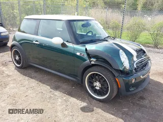 2005 MINI Hardtop S z VIN WMWRE33455TD97428, wystawiony jako IAAI lot #42210156 z przebiegiem 138 262 mil mil oraz . Historia ofert i sprzedaży dostępna na DreamBid. Obrazek 1.