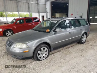 2005 Volkswagen Passat GLS z VIN WVWCE63B25E035776, wystawiony jako Copart lot #55876285 z przebiegiem 109 246 mil mil oraz Szkoda całkowita • Salvage title. Historia ofert i sprzedaży dostępna na DreamBid. Obrazek 1.