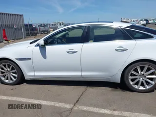 2012 Jaguar XJ z VIN SAJWA1CB4CLV33824, wystawiony jako IAAI lot #42279485 z przebiegiem 147 376 mil mil oraz . Historia ofert i sprzedaży dostępna na DreamBid. Obrazek 14.