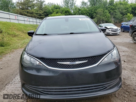 2017 Chrysler Pacifica Touring with VIN 2C4RC1DG0HR638357, listed as a Copart auction lot 59319465 with 100,921 mi miles and Clean title. Bid and sale history available at DreamBid. Image 5.