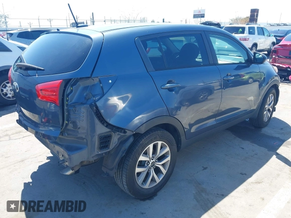 2016 Kia Sportage LX with VIN KNDPB3AC3G7838754, listed as a IAAI auction lot 42004172 with 184,857 mi miles. Bid and sale history available at carsss.com. Image 4.