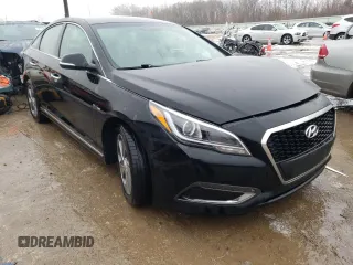 2017 Hyundai Sonata Hybrid Limited with VIN KMHE34L18HA044628, listed as a Copart auction lot 39342804 with 69,958 mi miles. Bid and sale history available at carsss.com. Image 4.
