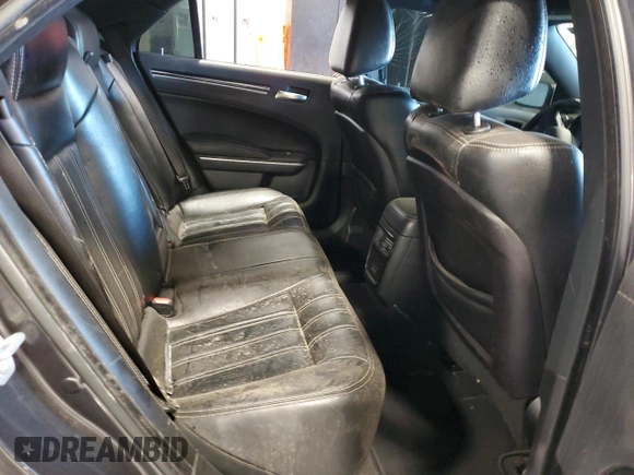 2019 Chrysler 300 S z VIN 2C3CCABG8KH689406, wystawiony jako Copart lot #48903385 z przebiegiem 129 498 mil mil oraz Tytuł czysty. Historia ofert i sprzedaży dostępna na DreamBid. Obrazek 10.