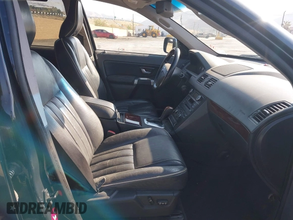 2014 Volvo XC90 with VIN YV4952CY8E1688883, listed as a IAAI auction lot 41408524 with 103,621 mi miles. Bid and sale history available at carsss.com. Image 5.