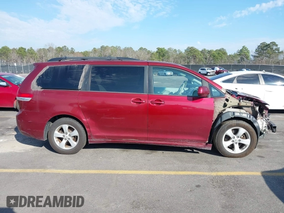 2012 Toyota Sienna LE AAS with VIN 5TDKK3DCXCS227268, listed as a IAAI auction lot 41504555 with 268,609 mi miles. Bid and sale history available at carsss.com. Image 13.
