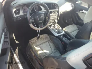 2010 Audi S5 Premium Plus z VIN WAUCGAFH5AN015591, wystawiony jako Copart lot #74314074 z przebiegiem Nie podano mil oraz Nie do naprawy. Historia ofert i sprzedaży dostępna na DreamBid. Obrazek 8.