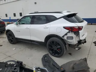 2020 Chevrolet Blazer RS z VIN 3GNKBKRSXLS723913, wystawiony jako Copart lot #49809805 z przebiegiem 51 820 mil mil oraz Szkoda całkowita • Salvage title. Historia ofert i sprzedaży dostępna na DreamBid. Obrazek 2.