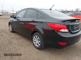 2013 Hyundai Accent GLS with VIN KMHCT4AE4DU581258, listed as a IAAI auction lot 42084764 with 186,355 mi miles. Bid and sale history available at carsss.com. Image 3.