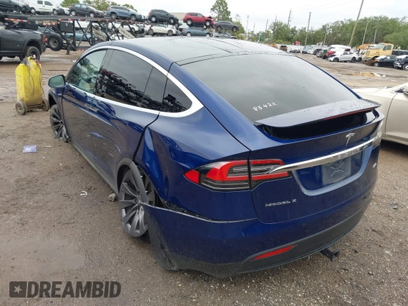 2018 Tesla Model X 75D with VIN 5YJXCAE2XJF111180, listed as a IAAI auction lot 41988079 with 114,593 mi miles and . Bid and sale history available at DreamBid. Image 3.