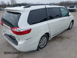2017 Toyota Sienna XLE Auto Access Seat with VIN 5TDYZ3DC2HS796659, listed as a IAAI auction lot 41770444 with 129,628 mi miles. Bid and sale history available at carsss.com. Image 4.