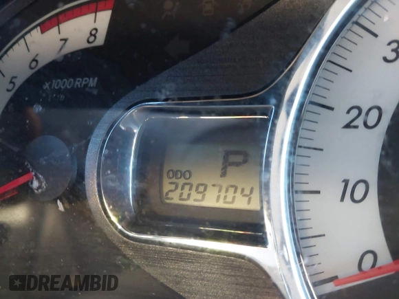 2014 Toyota Sienna SE with VIN 5TDXK3DC1ES462473, listed as a IAAI auction lot 41811437 with 209,704 mi miles and . Bid and sale history available at DreamBid. Image 15.