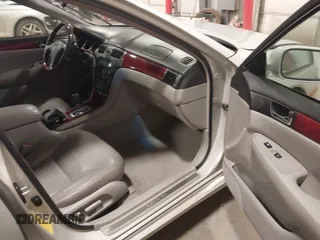 2003 Lexus ES 300 with VIN JTHBF30G530105903, listed as a IAAI auction lot 40929719 with 192,109 mi miles and . Bid and sale history available at DreamBid. Image 5.