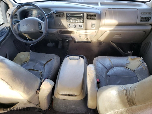 2000 Ford Super Duty F-250 XL with VIN 1FTNW21F8YEE43465, listed as a Copart auction lot 84910044 with 431,487 mi miles and Salvage Title. Bid and sale history available at carsss.com. Image 8.