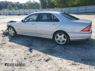 2002 Mercedes-Benz S 430 z VIN WDBNG70J02A289508, wystawiony jako Copart lot #56214015 z przebiegiem 124 719 mil mil oraz Szkody całkowita. Historia ofert i sprzedaży dostępna na DreamBid. Obrazek 2.