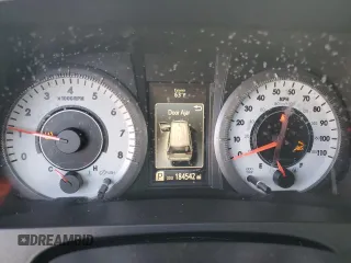2018 Toyota Sienna SE с VIN 5TDXZ3DC1JS951963, выставлен на аукционе Copart как лот 54760995 с пробегом 184 542 миль миль и Чистый • Clean title. История ставок и продаж доступна на DreamBid. Изображение 9.