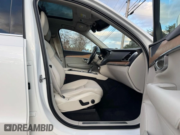 2021 Volvo XC90 Inscription Expression with VIN YV4BR00K1M1750228, listed as a Copart auction lot 48666515 with 105,503 mi miles and Clean Title. Bid and sale history available at carsss.com. Image 5.
