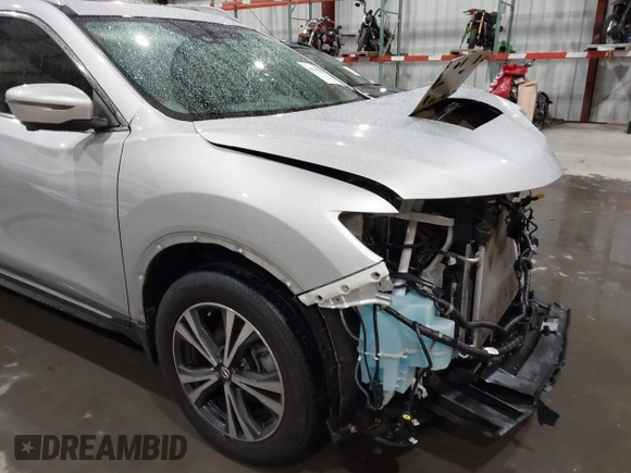 2017 Nissan Rogue SL z VIN 5N1AT2MT8HC784235, wystawiony jako IAAI lot #41549854 z przebiegiem 49 000 mil mil oraz . Historia ofert i sprzedaży dostępna na DreamBid. Obrazek 18.