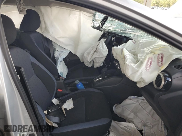 2025 Nissan Versa SV с VIN 3N1CN8EV6SL827012, выставлен на аукционе Copart как лот 57856435 с пробегом 9 383 миль миль и Списание • Salvage title. История ставок и продаж доступна на DreamBid. Изображение 7.