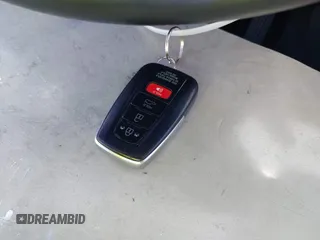 2022 Toyota Mirai XLE с VIN JTDAAAAA6NA004649, выставлен на аукционе IAAI как лот 42272950 с пробегом 24 687 миль миль и . История ставок и продаж доступна на DreamBid. Изображение 11.