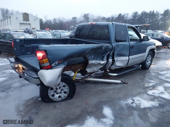 2006 GMC Sierra 1500 SLE1 with VIN 1GTEK19B76Z221061, listed as a IAAI auction lot 41037819 with 126,431 mi miles. Bid and sale history available at carsss.com. Image 4.