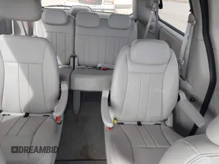 2007 Chrysler Town & Country Touring z VIN 2A4GP54L17R125711, wystawiony jako IAAI lot #41865946 z przebiegiem 169 558 mil mil oraz . Historia ofert i sprzedaży dostępna na DreamBid. Obrazek 14.