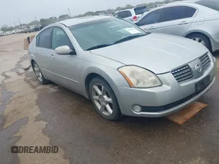 2004 Nissan Maxima SE with VIN 1N4BA41E74C873925, listed as a IAAI auction lot 41798210 with 390,148 mi miles. Bid and sale history available at carsss.com. Image 1.