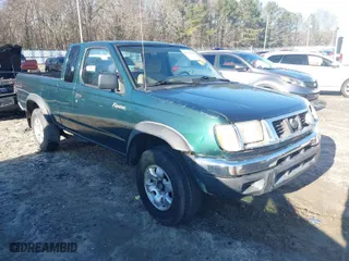 2000 Nissan Frontier 2WD XE with VIN 1N6ED26T2YC427520, listed as a IAAI auction lot 41478878 with 215,250 mi miles. Bid and sale history available at carsss.com. Image 1.