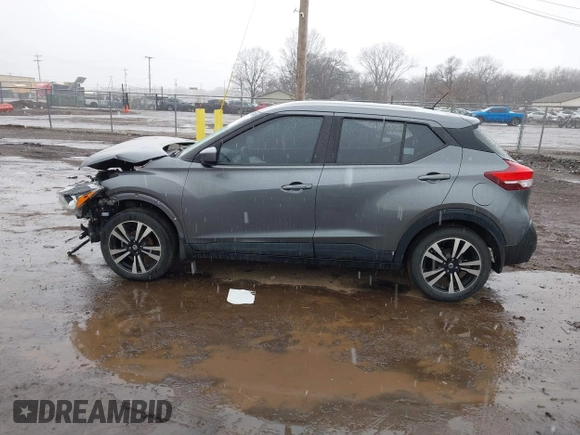 2019 Nissan Kicks S with VIN 3N1CP5CU7KL547182, listed as a IAAI auction lot 41754276 with 53,979 mi miles and . Bid and sale history available at carsss.com. Image 14.