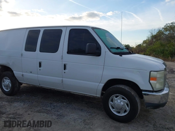 2013 Ford Econoline Cargo Commercial z VIN 1FTNE2EW5DDA45871, wystawiony jako IAAI lot #41422563 z przebiegiem 179 911 mil mil oraz . Historia ofert i sprzedaży dostępna na DreamBid. Obrazek 13.