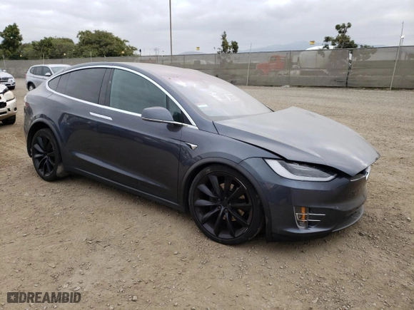 2018 Tesla Model X 75D with VIN 5YJXCBE21JF124275, listed as a Copart auction lot 69771562 with 37,189 mi miles. Bid and sale history available at carsss.com. Image 4.
