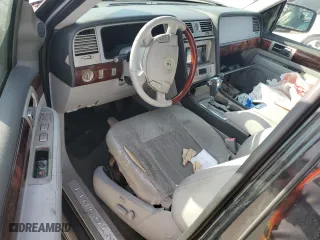 2005 Lincoln Navigator Luxury with VIN 5LMFU285X5LJ11745, listed as a Copart auction lot 88262005 with 0 mi miles and Clean Title. Bid and sale history available at carsss.com. Image 8.
