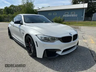 2015 BMW M4 z VIN WBS3R9C58FK332532, wystawiony jako Copart lot #59045225 z przebiegiem 127 199 mil mil oraz Tytuł czysty. Historia ofert i sprzedaży dostępna na DreamBid. Obrazek 1.