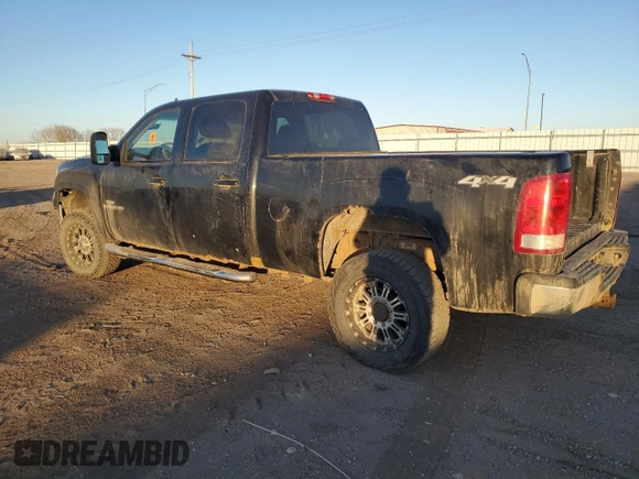 2009 GMC Sierra 2500HD SLT z VIN 1GTHK636X9F173647, wystawiony jako Copart lot #42983015 z przebiegiem 218 046 mil mil oraz Czysty tytuł • Clean title. Historia ofert i sprzedaży dostępna na DreamBid. Obrazek 2.