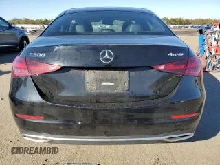 2022 Mercedes-Benz C 300 z VIN W1KAF4HB4NR030384, wystawiony jako Copart lot #46177174 z przebiegiem Nie podano mil oraz Nie do naprawy • Non repairable. Historia ofert i sprzedaży dostępna na DreamBid. Obrazek 6.