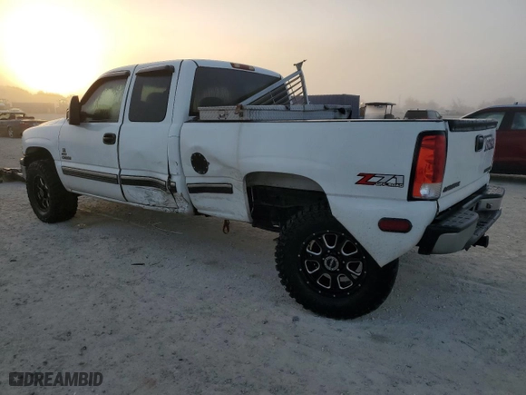 2001 Chevrolet Silverado 1500 LT with VIN 1GCEK19T21E144172, listed as a Copart auction lot 85363674 with 268,895 mi miles and Salvage Title. Bid and sale history available at carsss.com. Image 2.
