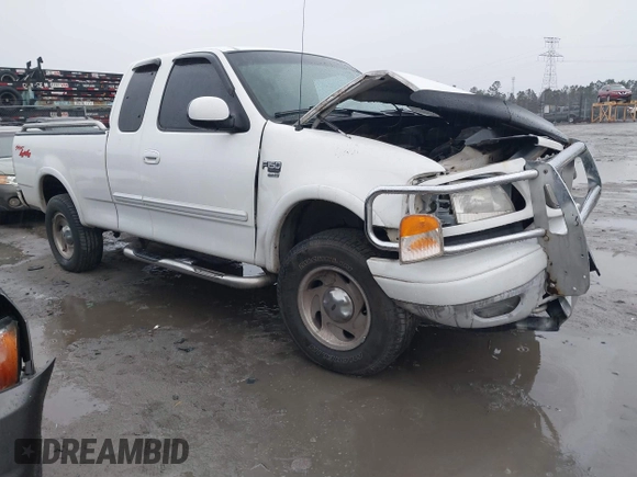 1999 Ford F-150 XL with VIN 1FTRX18L6XNB48352, listed as a IAAI auction lot 41717057 with 171,654 mi miles. Bid and sale history available at carsss.com. Image 1.