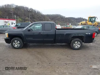 2011 Chevrolet Silverado 1500 LT with VIN 1GCRKSE07BZ441855, listed as a IAAI auction lot 41958383 with 222,990 mi miles and . Bid and sale history available at DreamBid. Image 14.