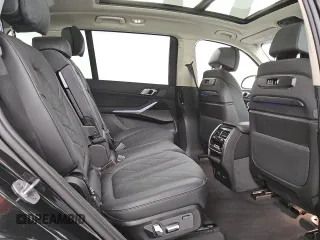 2025 BMW X7 xDrive40i z VIN 5UX23EM09S9X05528, wystawiony jako Copart lot #53862305 z przebiegiem 28 698 mil mil oraz Tytuł czysty. Historia ofert i sprzedaży dostępna na DreamBid. Obrazek 11.
